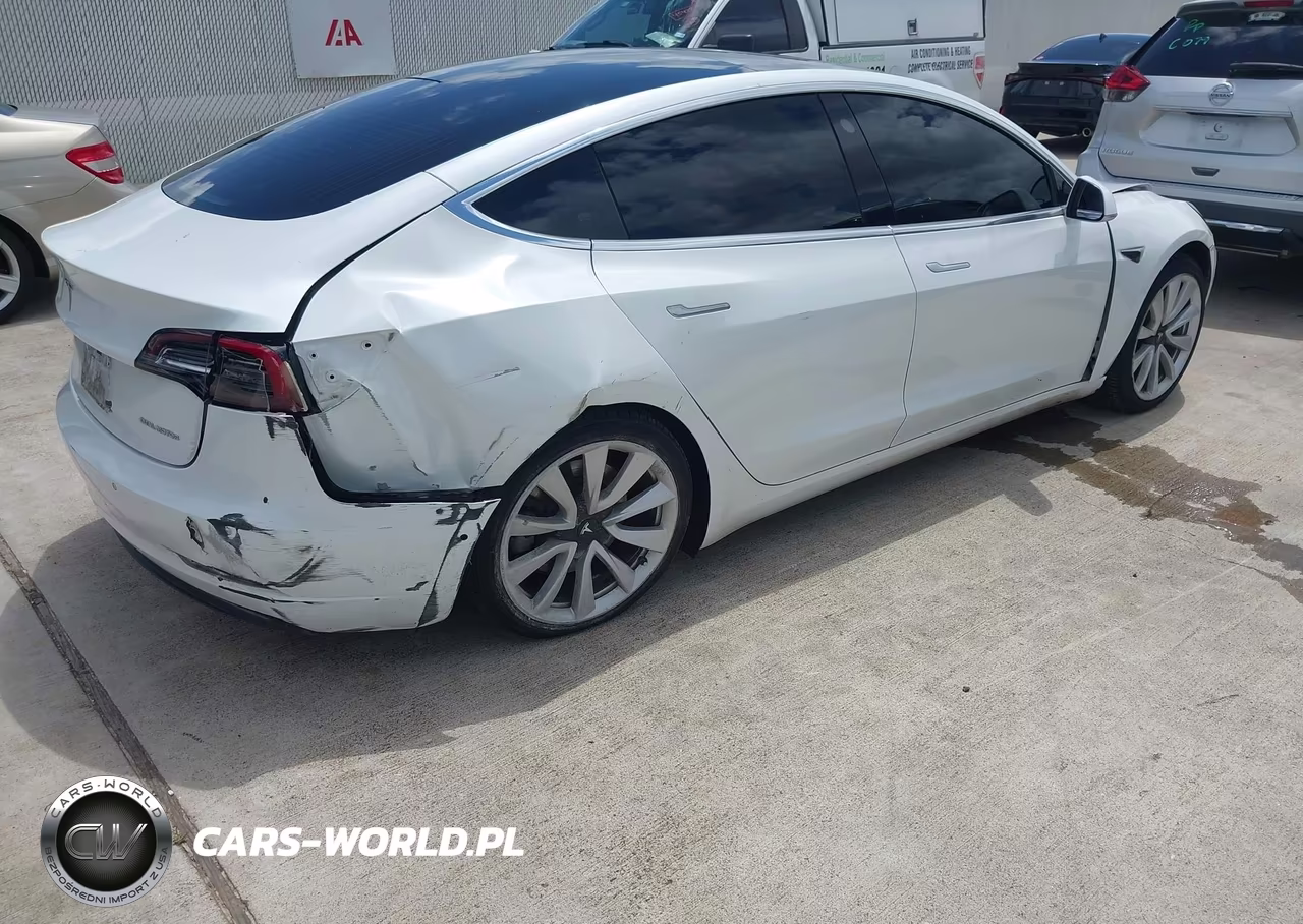 2020 Tesla Model 3 Long Range Dual Motor All-Wheel Drive VIN:5YJ3E1EB3LF667357 - 4
