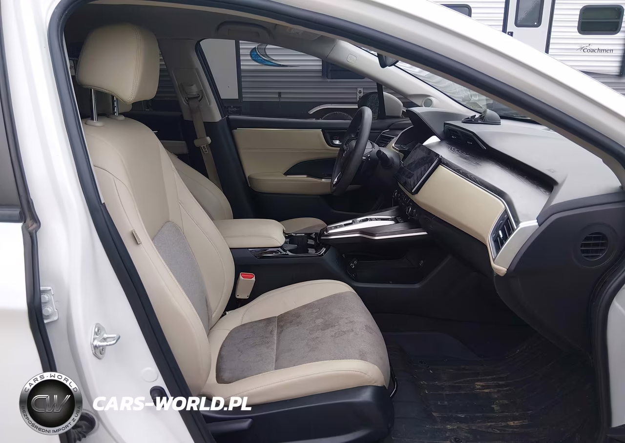 2018 Honda Clarity Plug-In Hybrid VIN:JHMZC5F18JC008843 - 5