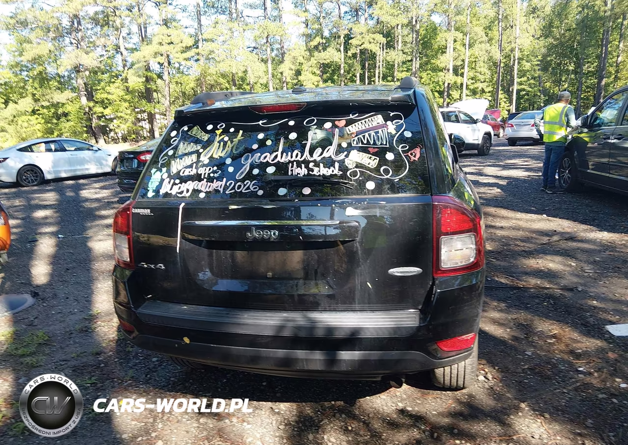 2015 Jeep Compass Latitude VIN:1C4NJDEB7FD358167 - 16