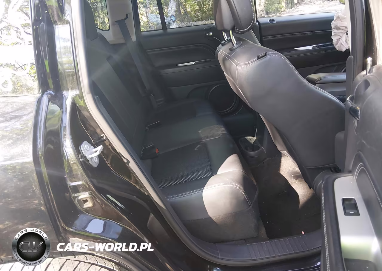 2015 Jeep Compass Latitude VIN:1C4NJDEB7FD358167 - 8