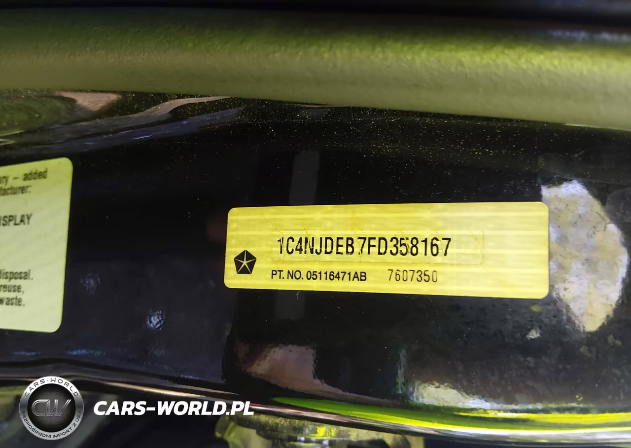 2015 Jeep Compass Latitude VIN:1C4NJDEB7FD358167 - 9