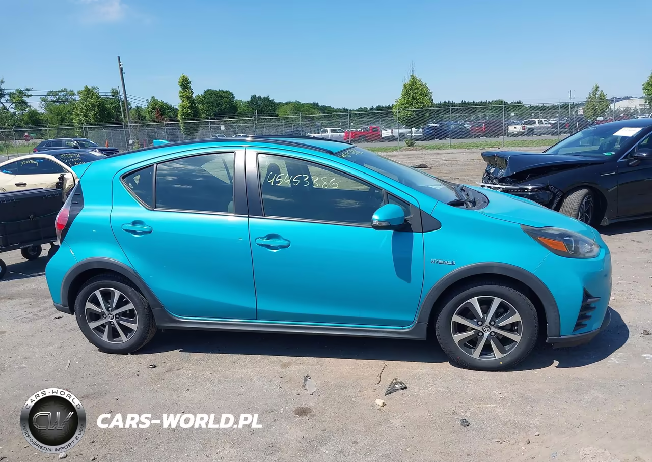 2018 Toyota Prius C Four-One-Three-Two VIN:JTDKDTB31J1616677 - 13