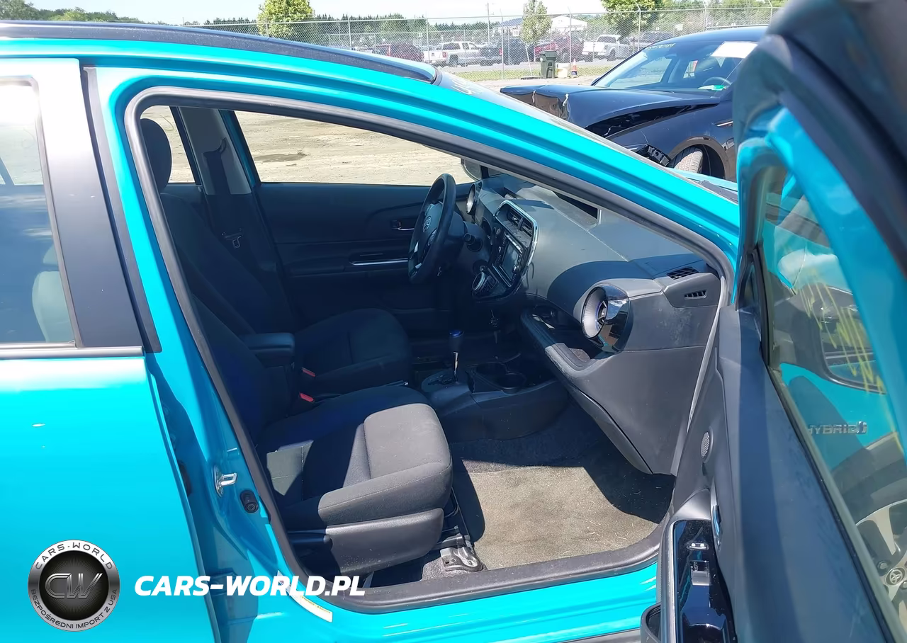 2018 Toyota Prius C Four-One-Three-Two VIN:JTDKDTB31J1616677 - 5