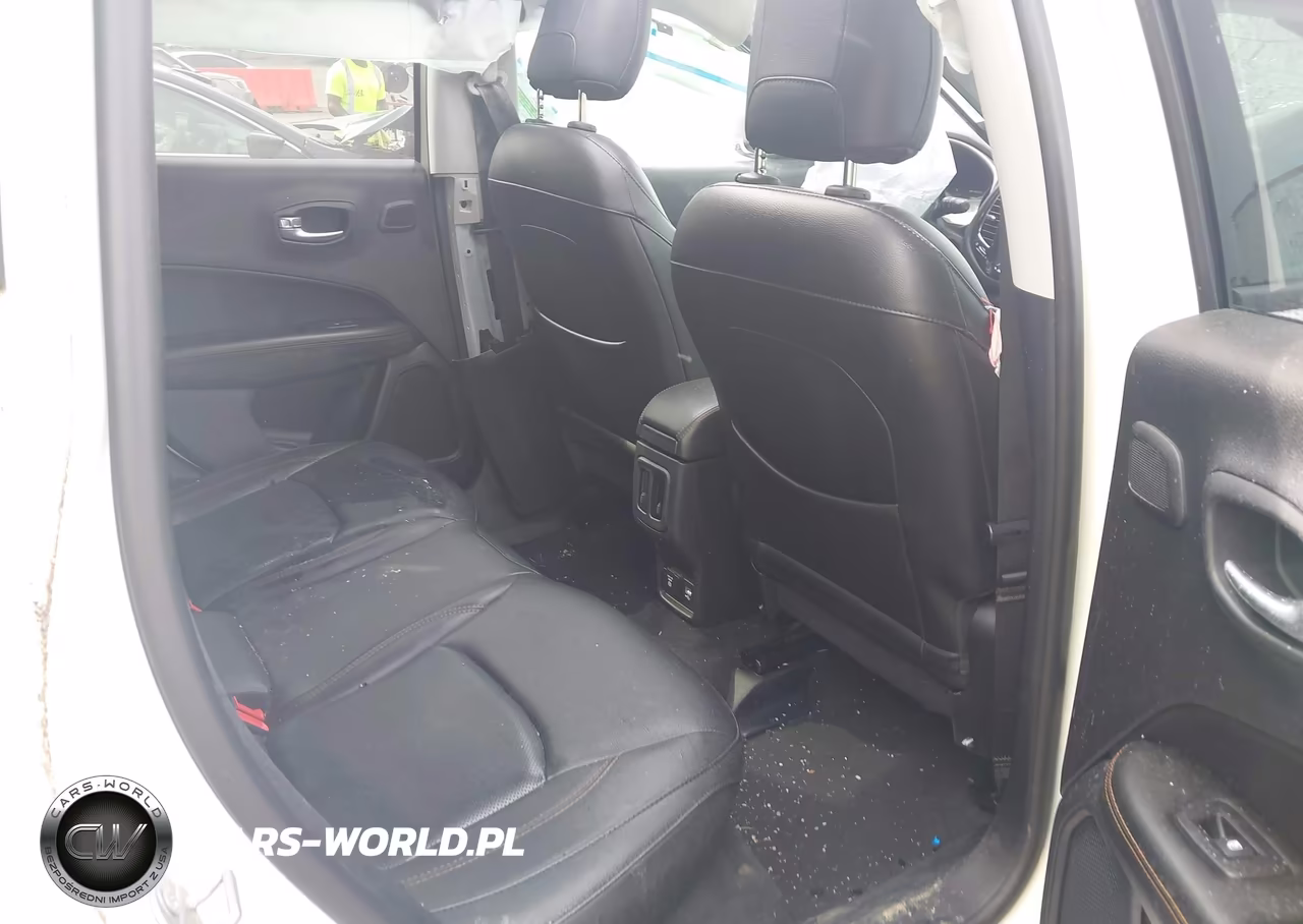 2018 Jeep Compass Limited 4X4 VIN:3C4NJDCB0JT245702 - 8