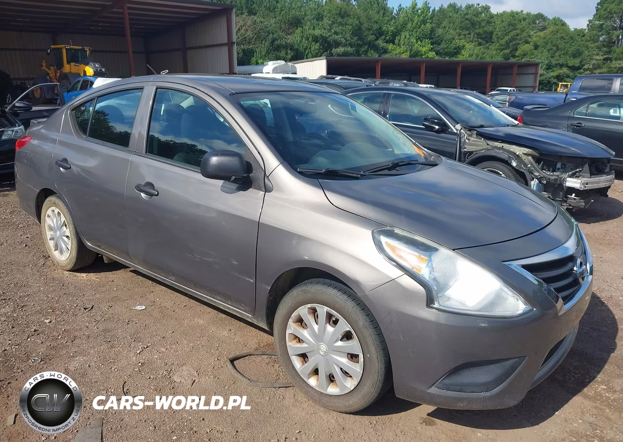 2015 Nissan Versa 1.6 S+