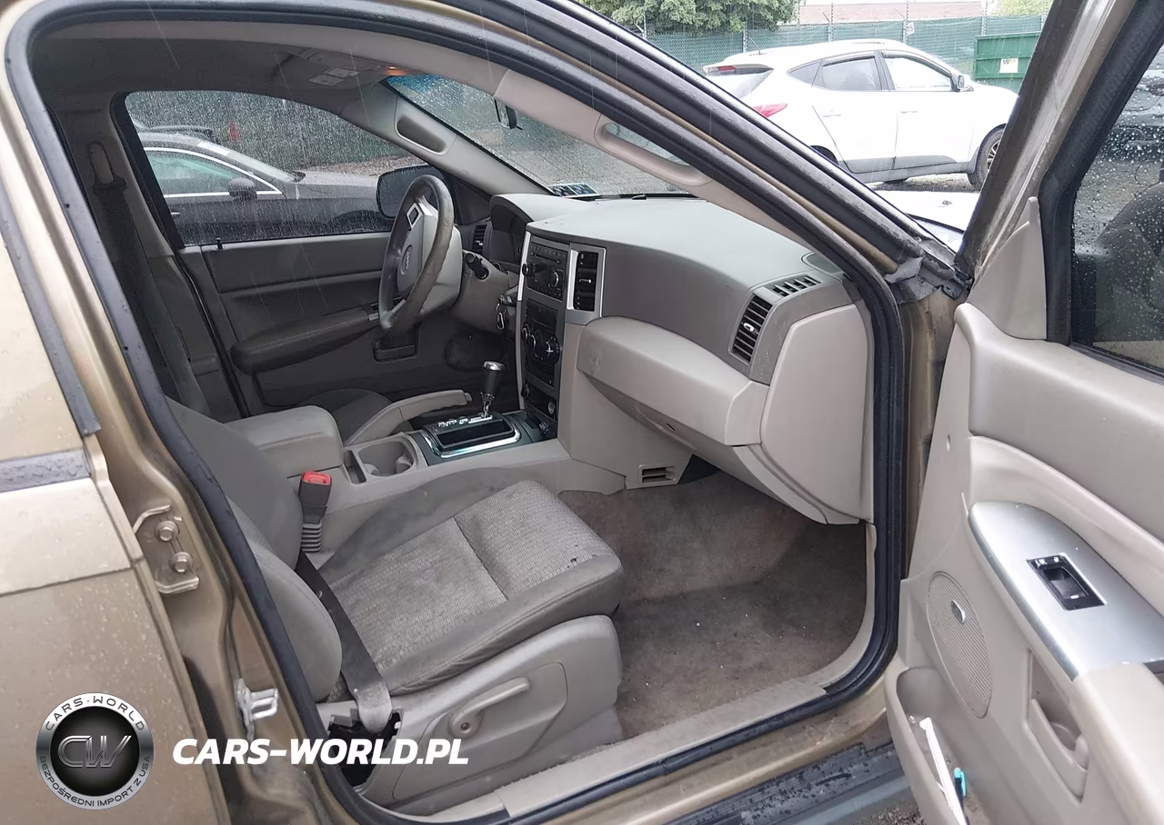 2008 Jeep Grand Cherokee Laredo VIN:1J8GR48K38C238722 - 5