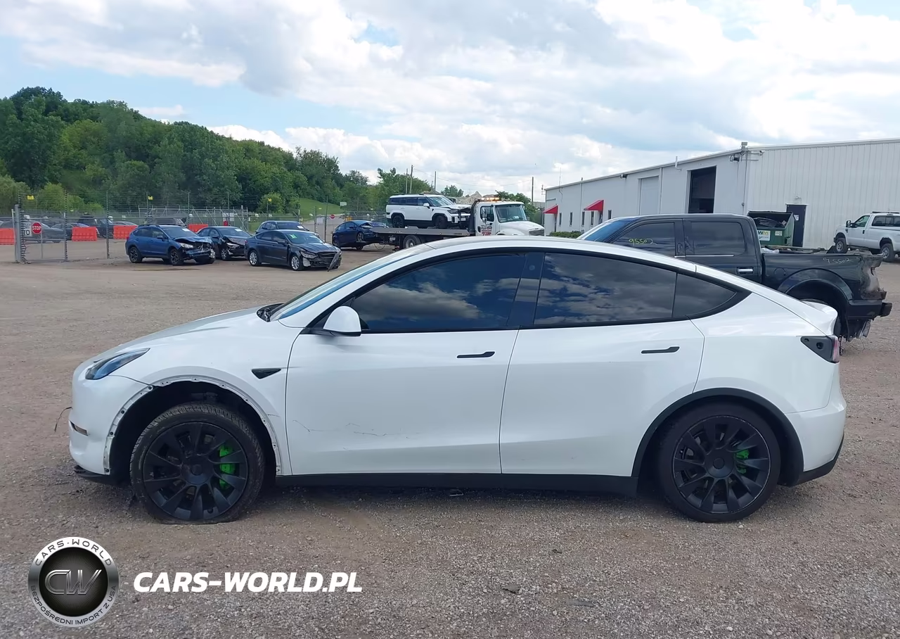 2021 Tesla Model Y Long Range Dual Motor All-Wheel Drive VIN:5YJYGDEE5MF306144 - 13