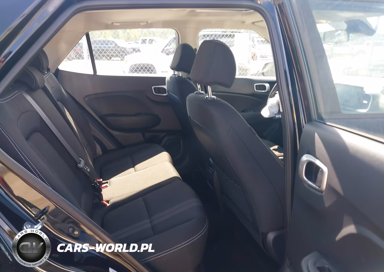 2025 Hyundai Venue Sel VIN:KMHRC8A3XSU376928 - 8