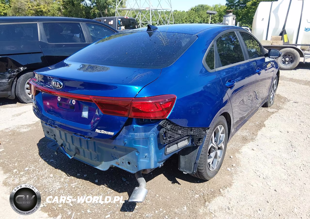 2019 Kia Forte Lxs VIN:3KPF24AD7KE074569 - 4