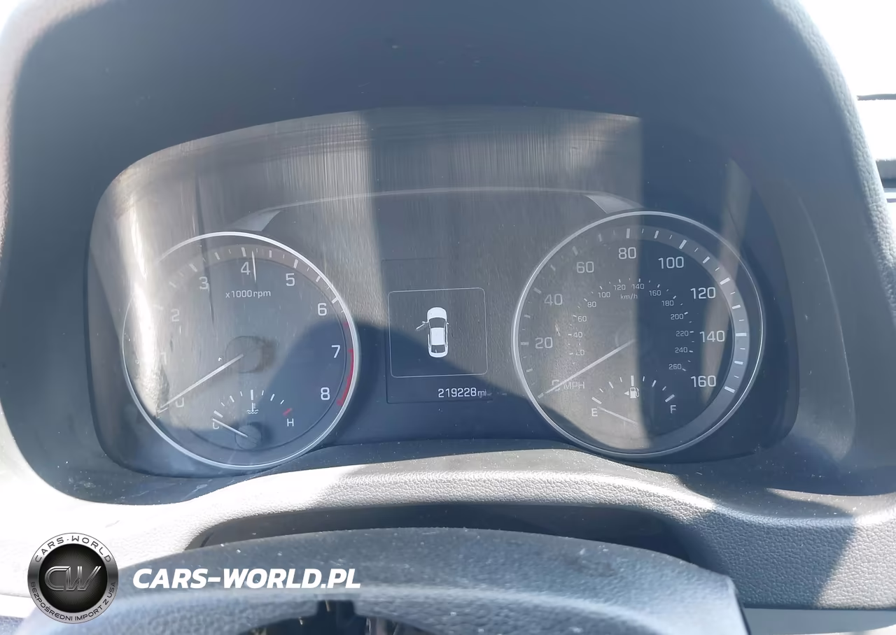 2017 Hyundai Elantra Limited VIN:KMHD84LF8HU226630 - 7