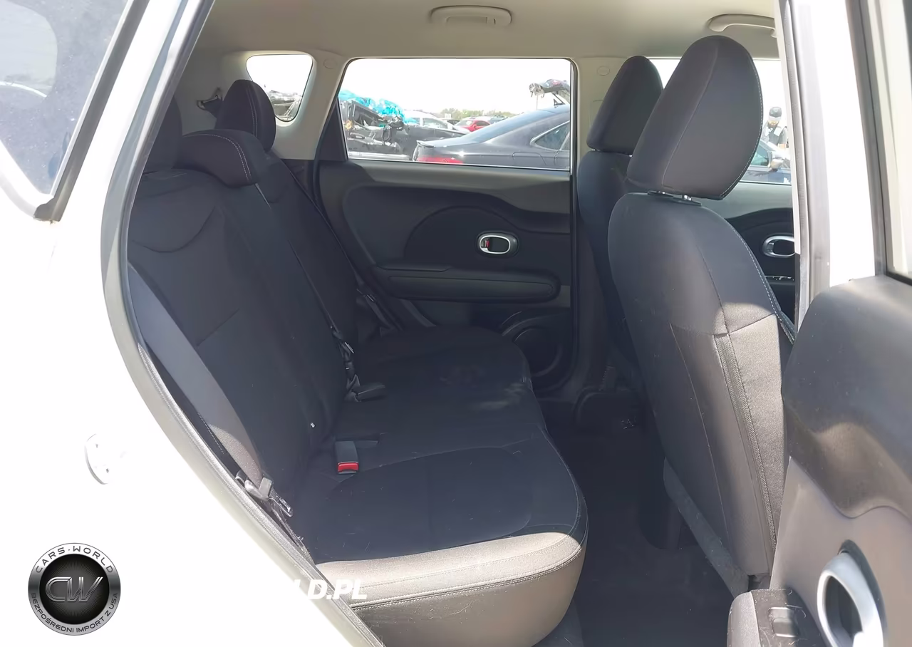 2015 Kia Soul VIN:KNDJN2A23F7153361 - 8