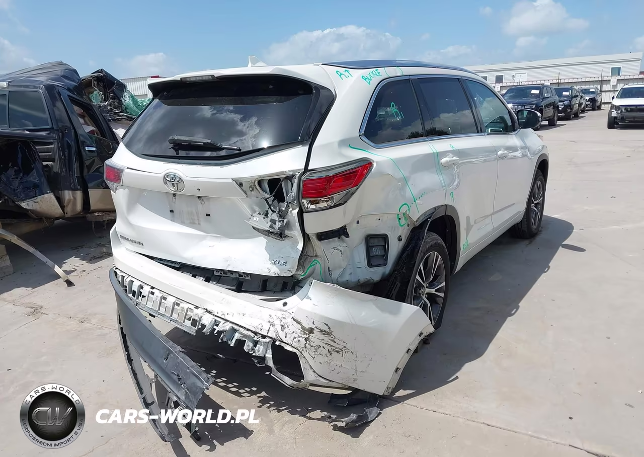 2016 Toyota Highlander Xle V6 VIN:5TDKKRFH6GS127511 - 4