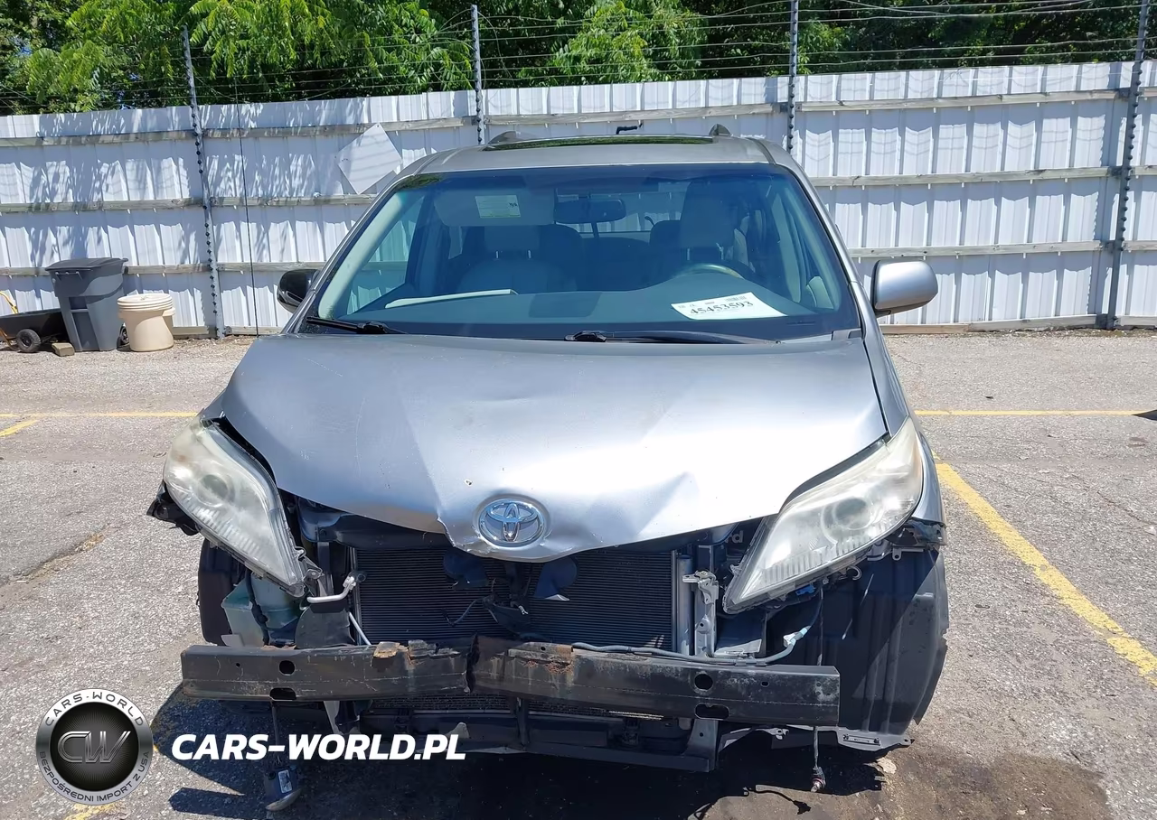 2013 Toyota Sienna Xle V6 8 Passenger VIN:5TDYK3DCXDS335112 - 13