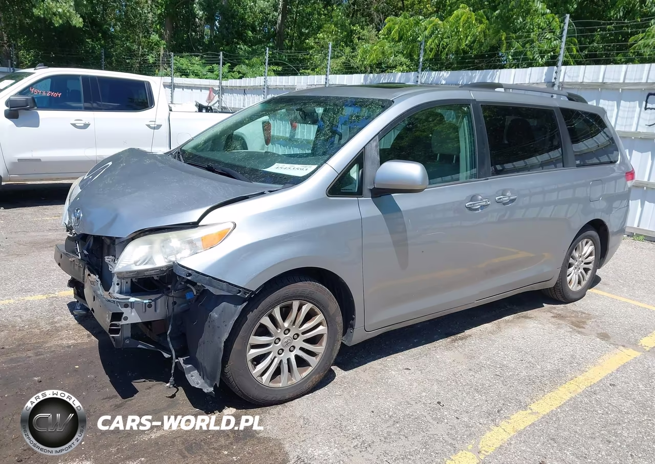 2013 Toyota Sienna Xle V6 8 Passenger VIN:5TDYK3DCXDS335112 - 2