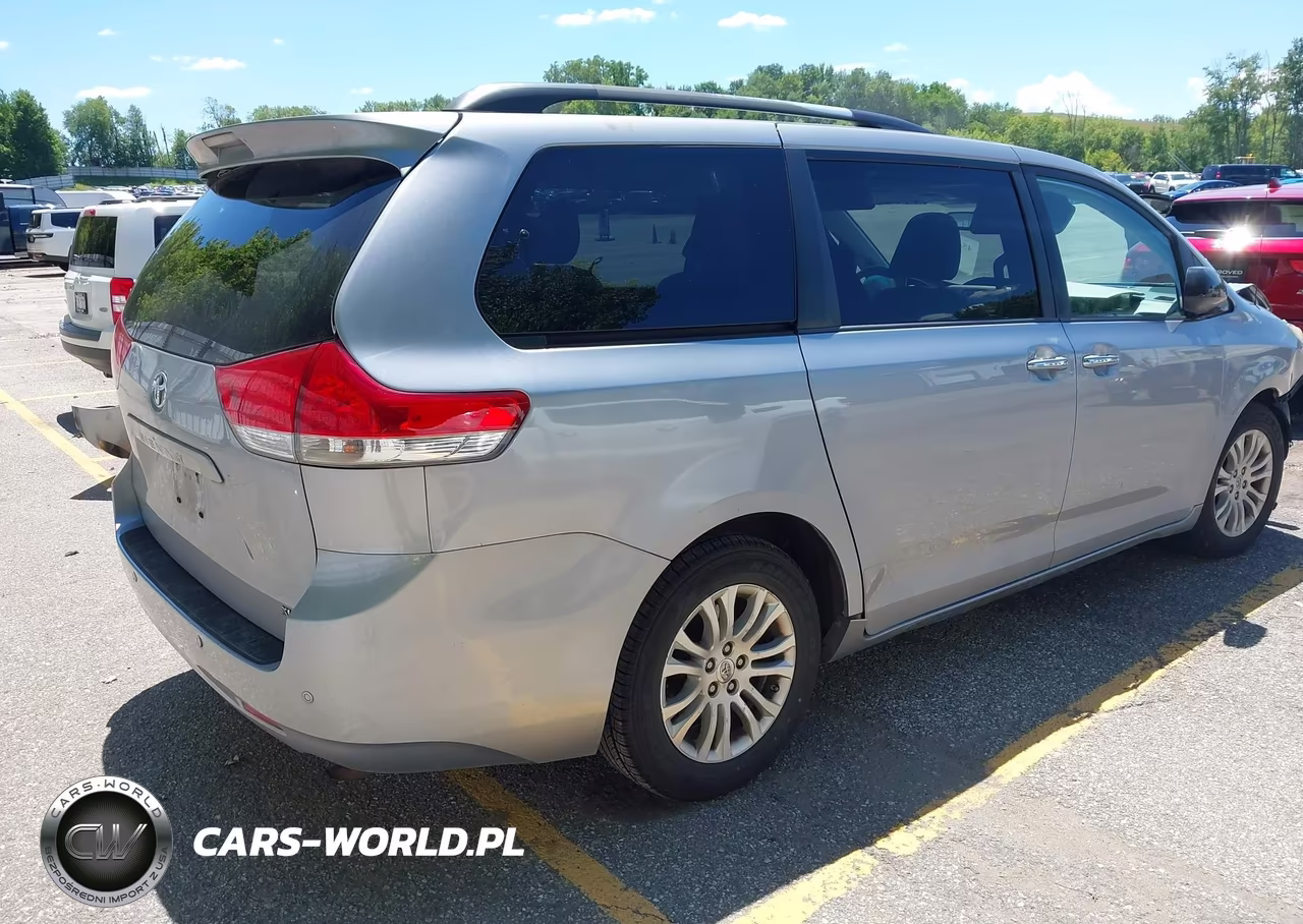 2013 Toyota Sienna Xle V6 8 Passenger VIN:5TDYK3DCXDS335112 - 4