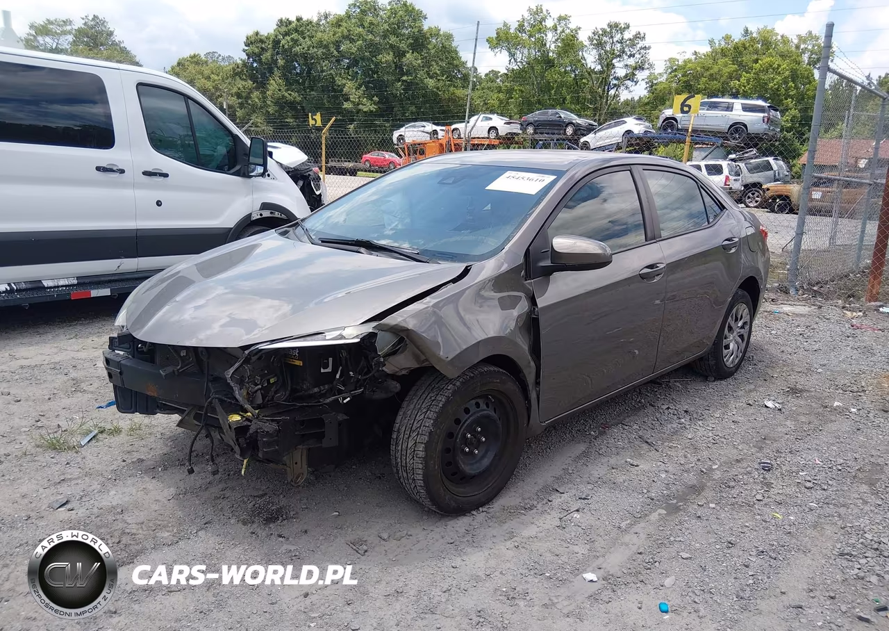 2018 Toyota Corolla Le VIN:5YFBURHE8JP766826 - 2
