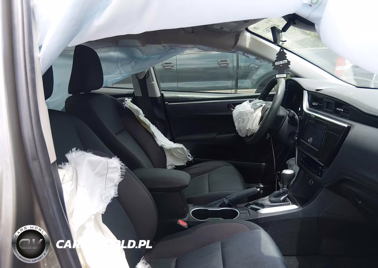2018 Toyota Corolla Le VIN:5YFBURHE8JP766826 - 5