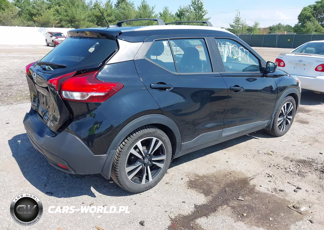 2019 Nissan Kicks Sv VIN:3N1CP5CU7KL521486 - 4