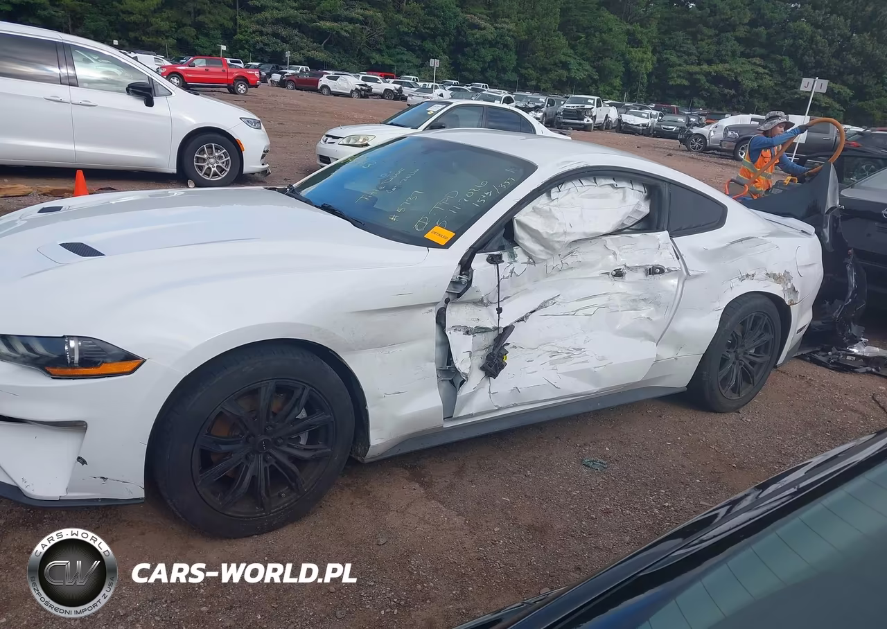 2018 Ford Mustang Ecoboost VIN:1FA6P8TH2J5106384 - 6