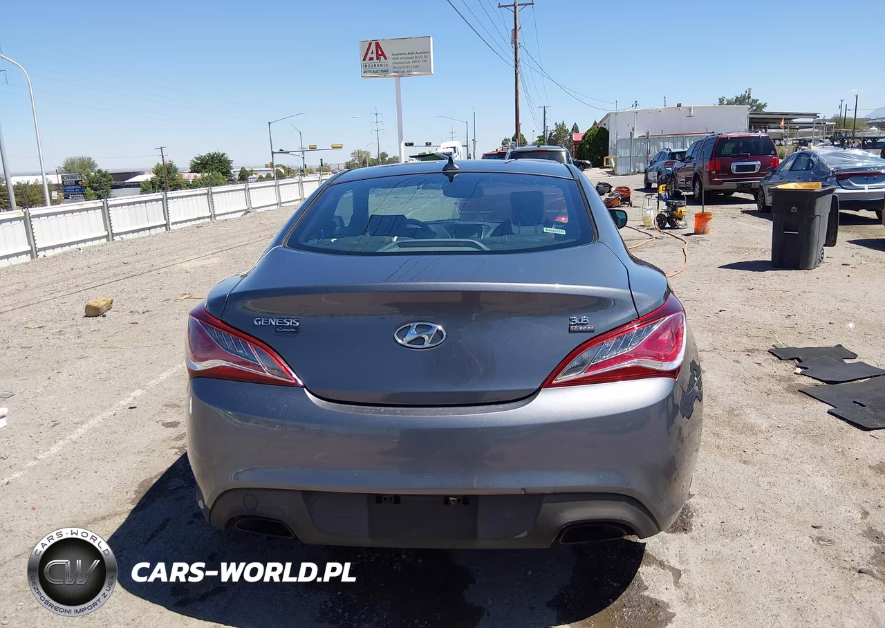 2014 Hyundai Genesis 3.8 R-Spec VIN:KMHHU6KJ2EU118028 - 16