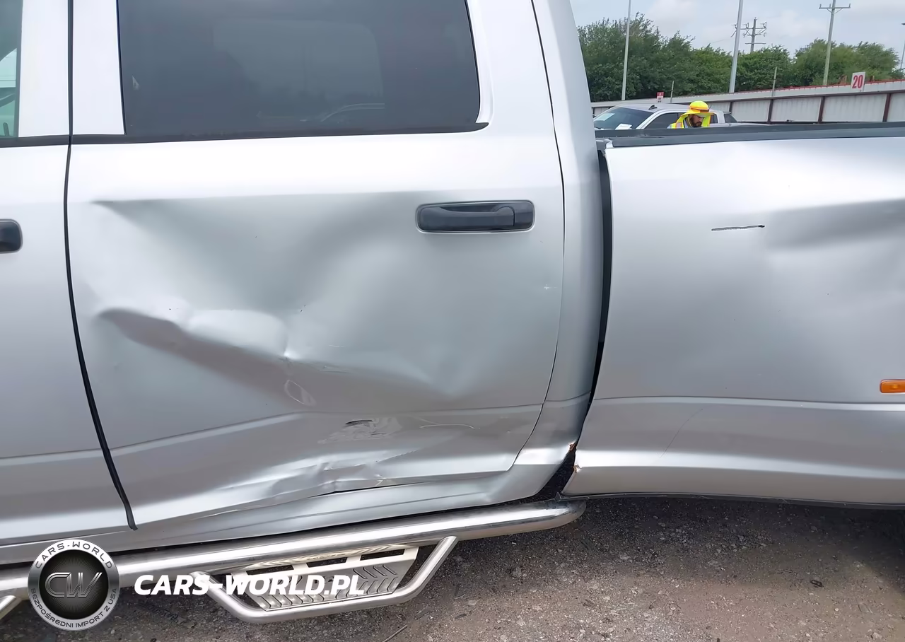 2018 Ram 3500 Tradesman 4X4 8' Box VIN:3C63RRGL2JG143916 - 11