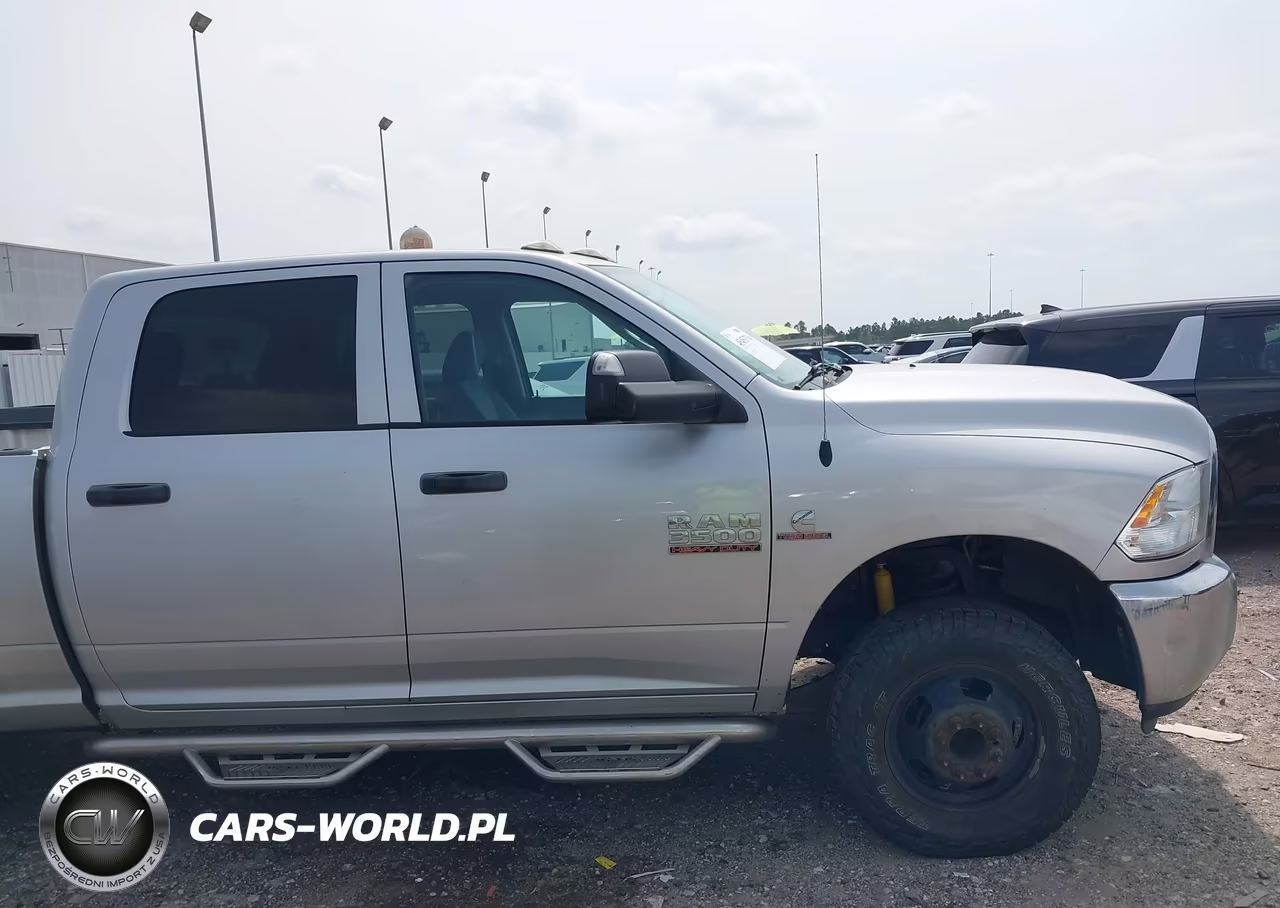 2018 Ram 3500 Tradesman 4X4 8' Box VIN:3C63RRGL2JG143916 - 14