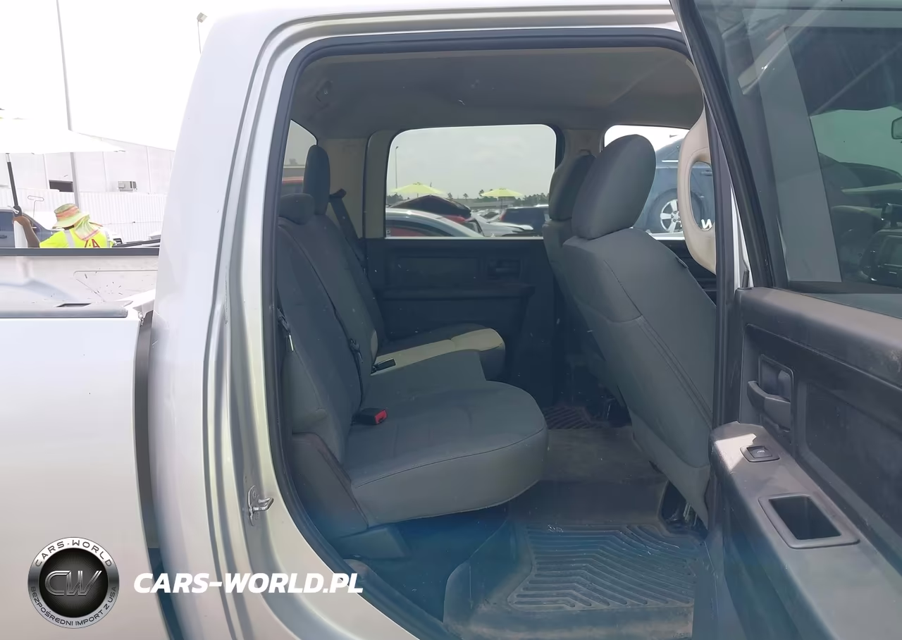 2018 Ram 3500 Tradesman 4X4 8' Box VIN:3C63RRGL2JG143916 - 7