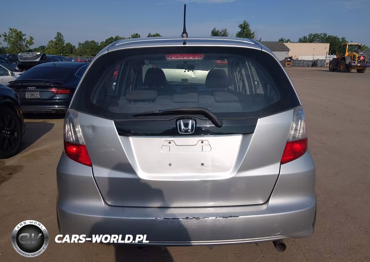 2011 Honda Fit VIN:JHMGE8H36BC009055 - 16