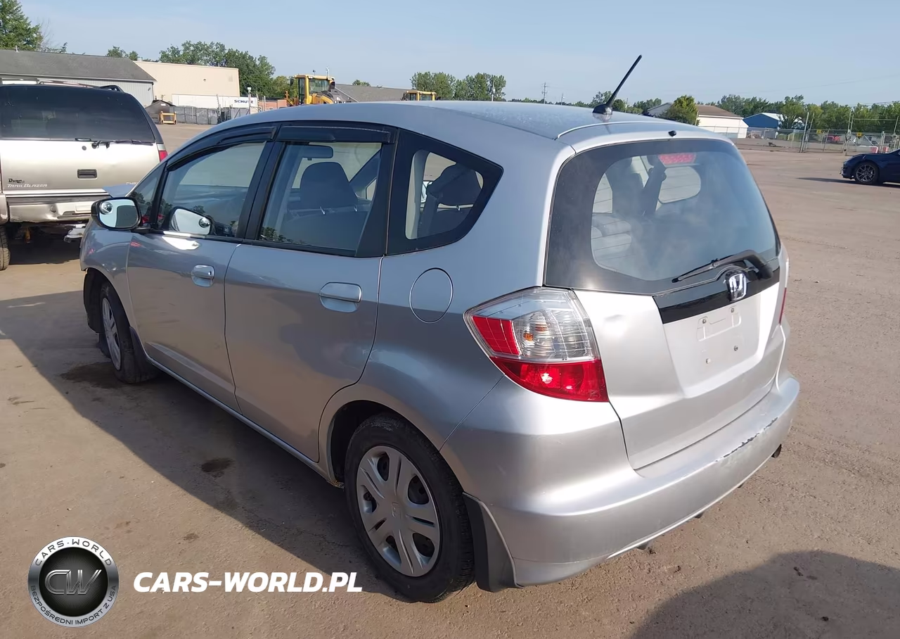 2011 Honda Fit VIN:JHMGE8H36BC009055 - 3