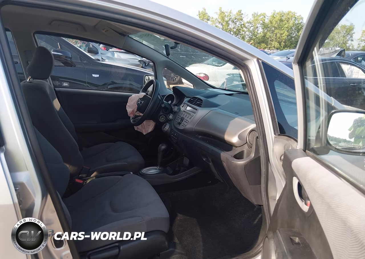 2011 Honda Fit VIN:JHMGE8H36BC009055 - 5