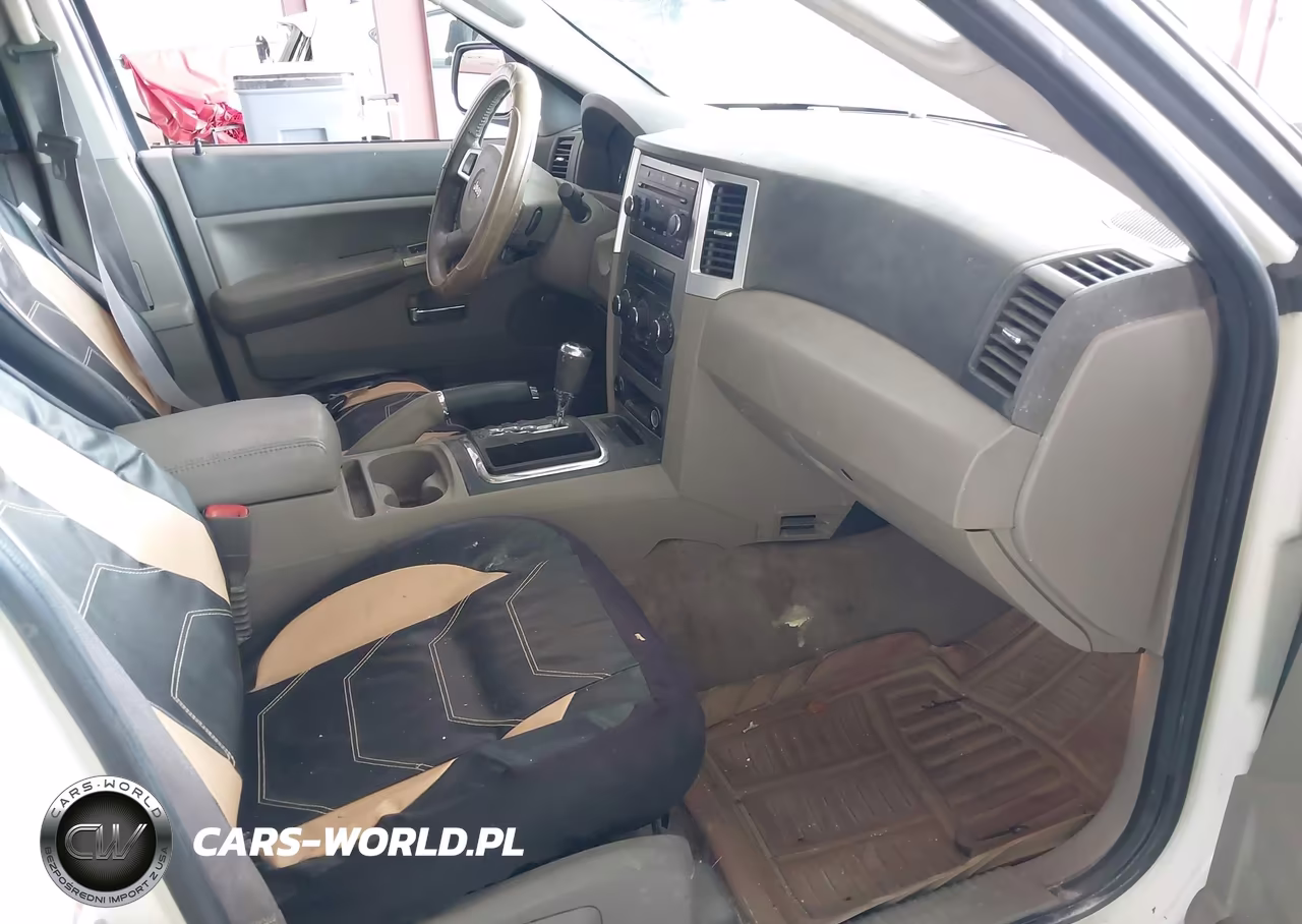2009 Jeep Grand Cherokee Laredo VIN:1J8GR48K69C539440 - 5