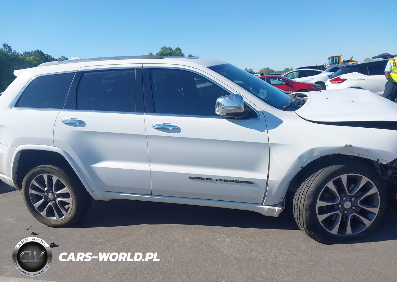 2018 Jeep Grand Cherokee Overland 4X4 VIN:1C4RJFCT3JC166610 - 14