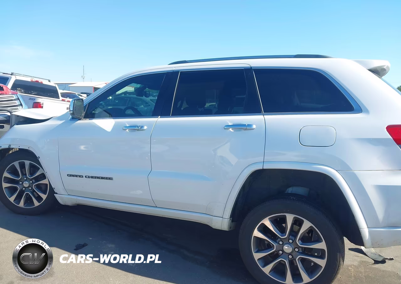 2018 Jeep Grand Cherokee Overland 4X4 VIN:1C4RJFCT3JC166610 - 15