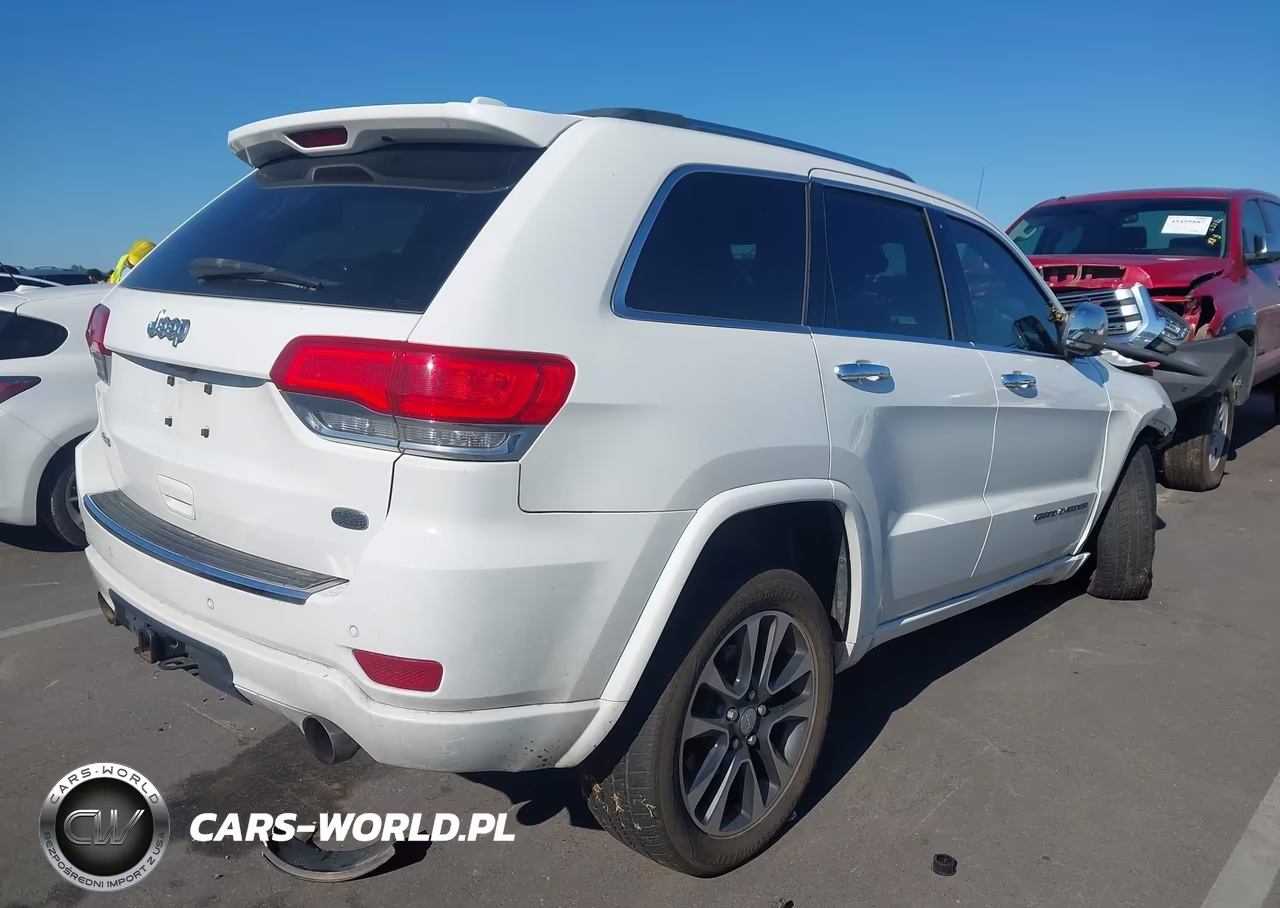 2018 Jeep Grand Cherokee Overland 4X4 VIN:1C4RJFCT3JC166610 - 4