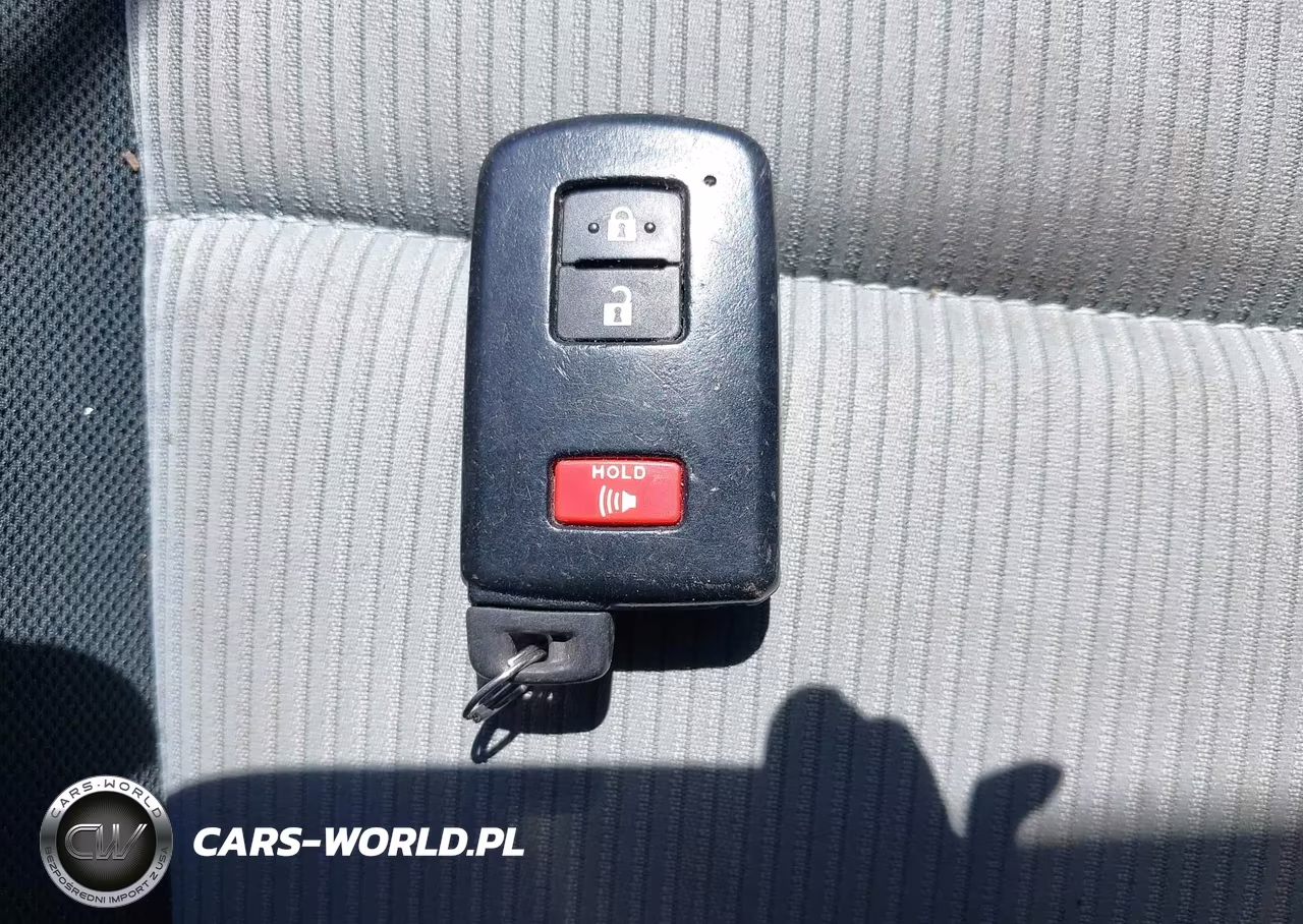 2012 Toyota Prius C Three VIN:JTDKDTB30C1526018 - 11