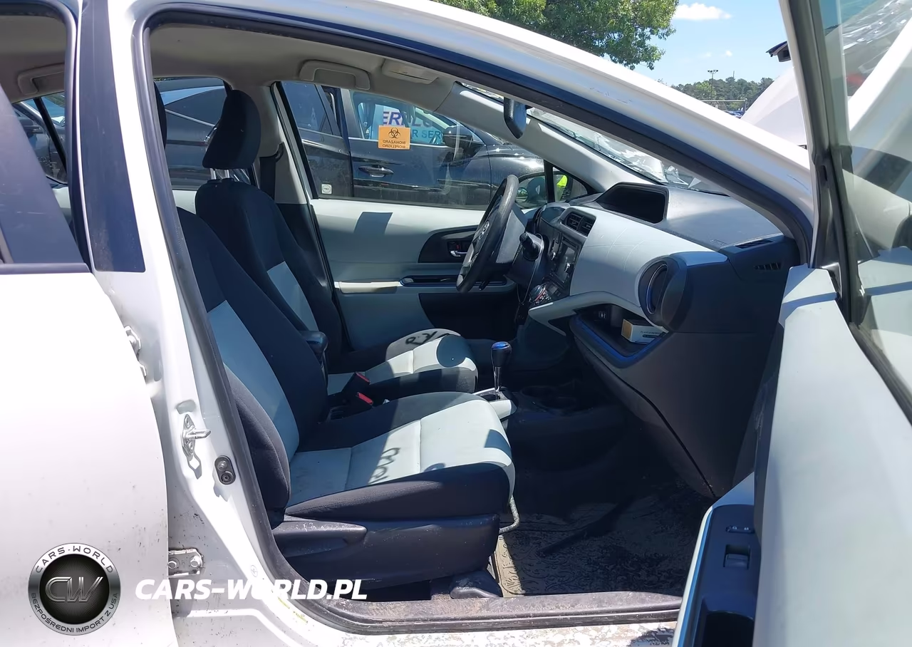 2012 Toyota Prius C Three VIN:JTDKDTB30C1526018 - 5