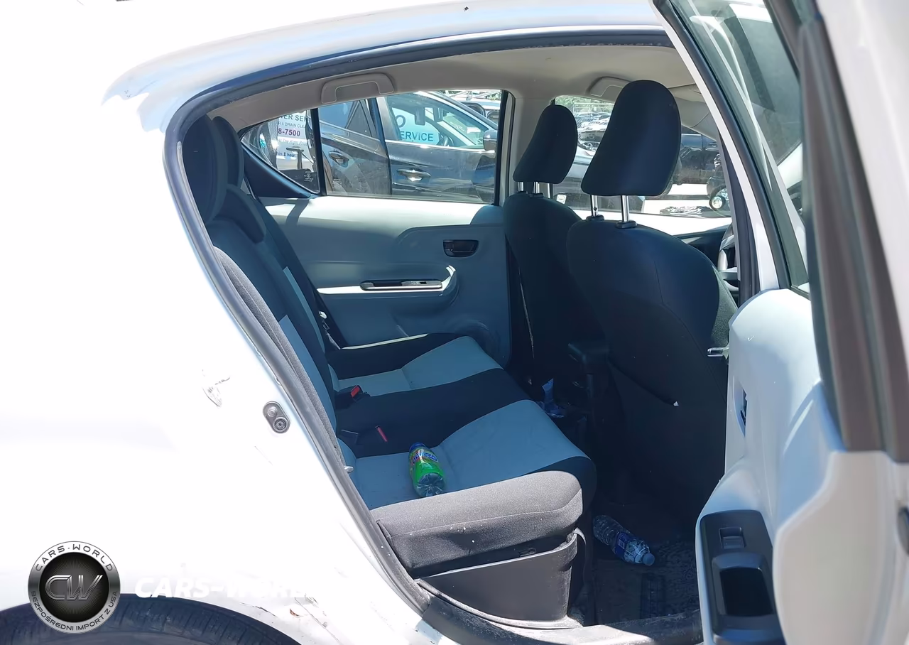 2012 Toyota Prius C Three VIN:JTDKDTB30C1526018 - 8