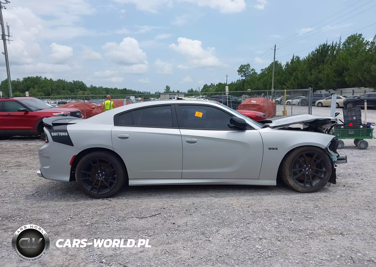 2023 Dodge Charger Scat Pack VIN:2C3CDXGJ9PH608232 - 17