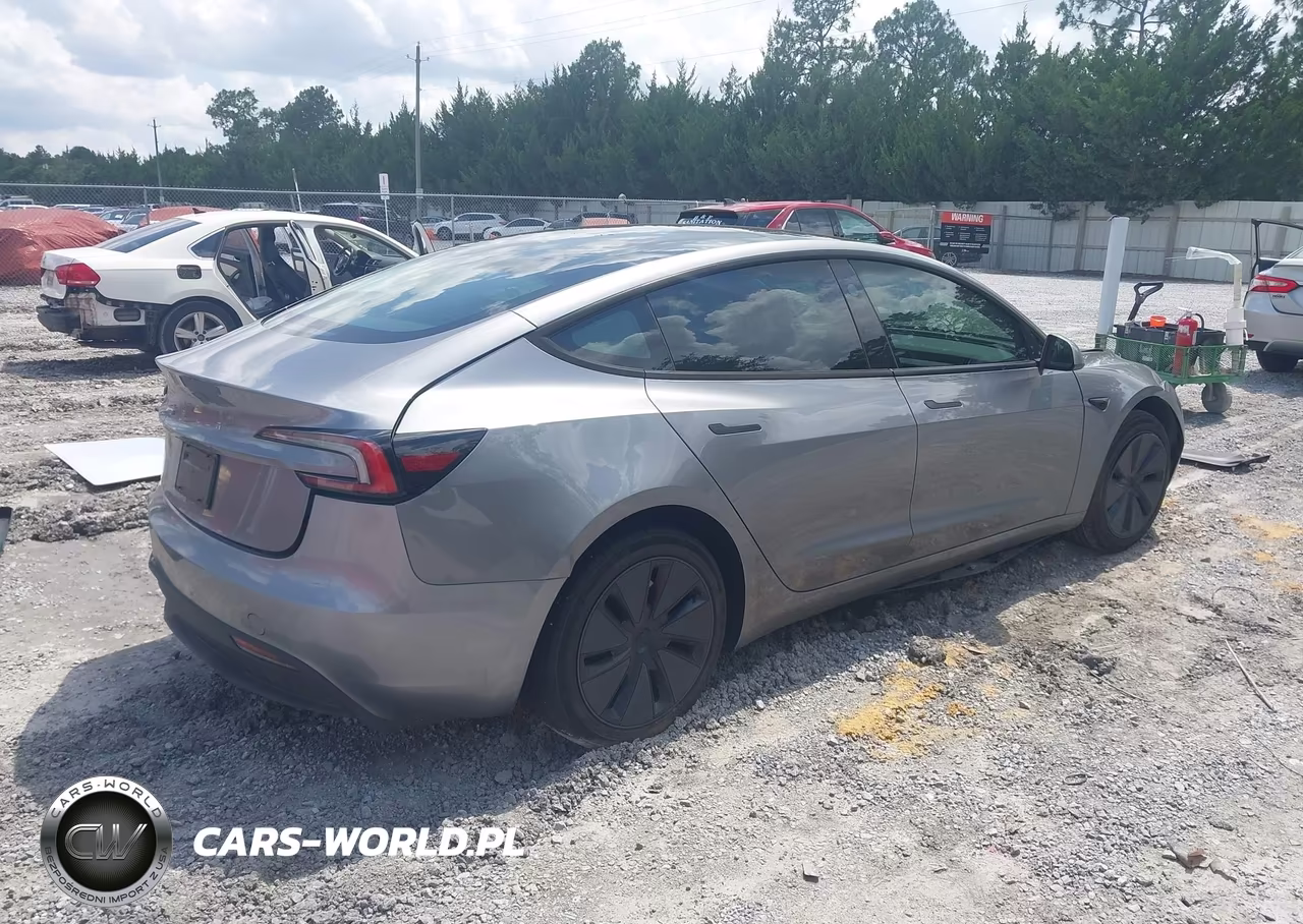 2025 Tesla Model 3 Long Range Rear-Wheel Drive-Standard Rear-Wheel Drive VIN:5YJ3E1EA4SF021119 - 4