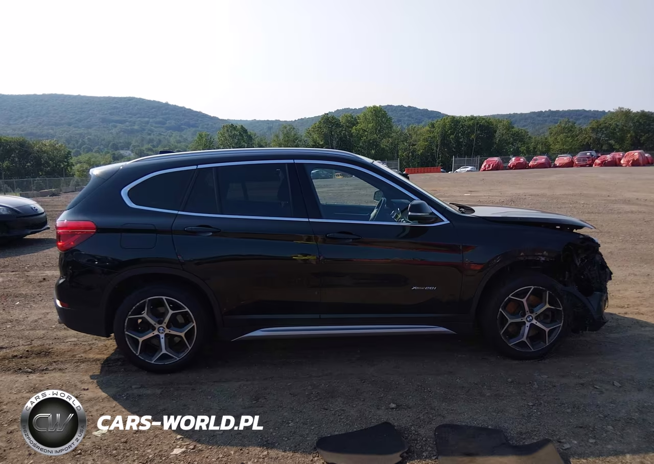 2018 BMW X1 xDrive28I VIN:WBXHT3C37J5F90595 - 14