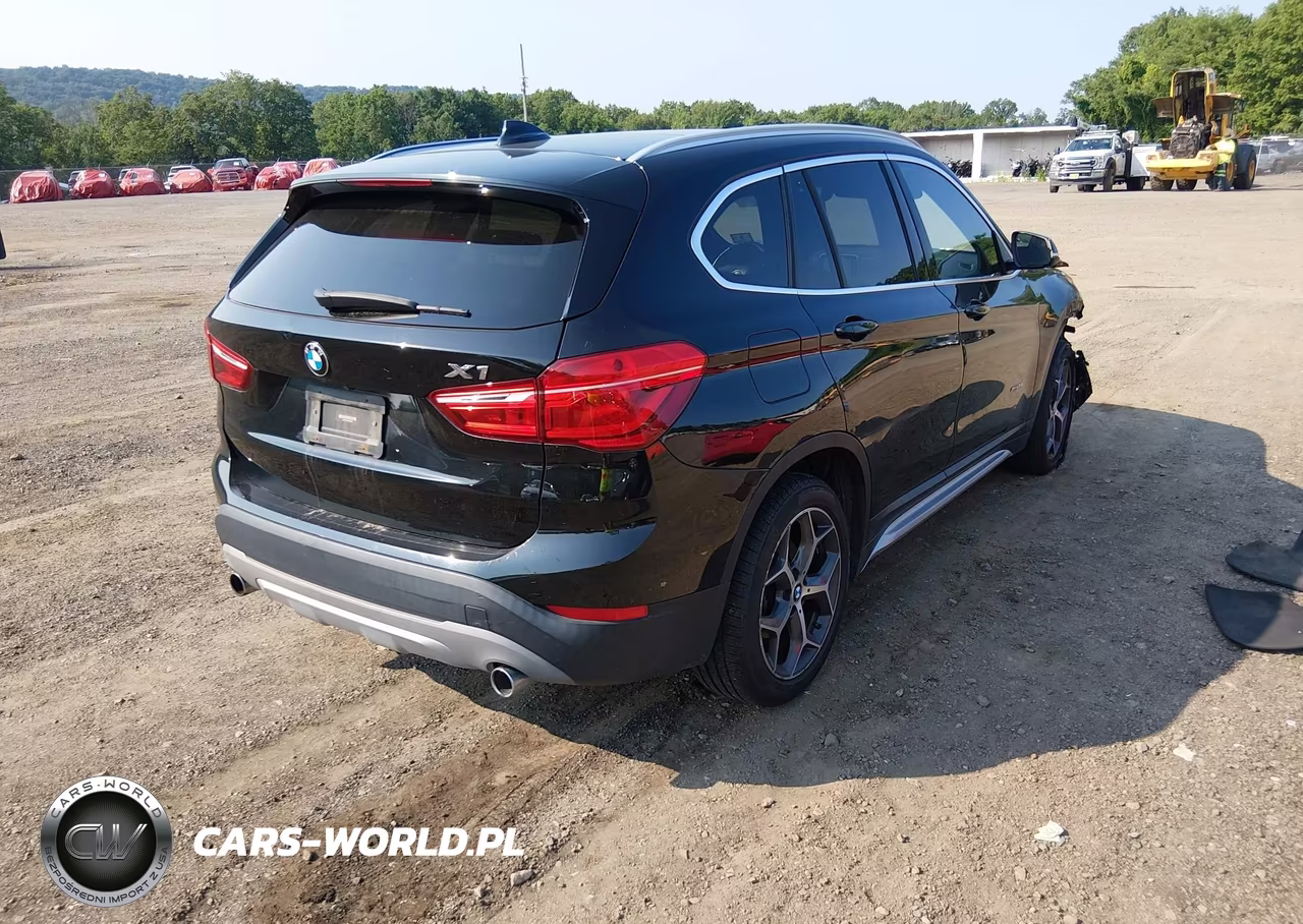 2018 BMW X1 xDrive28I VIN:WBXHT3C37J5F90595 - 4
