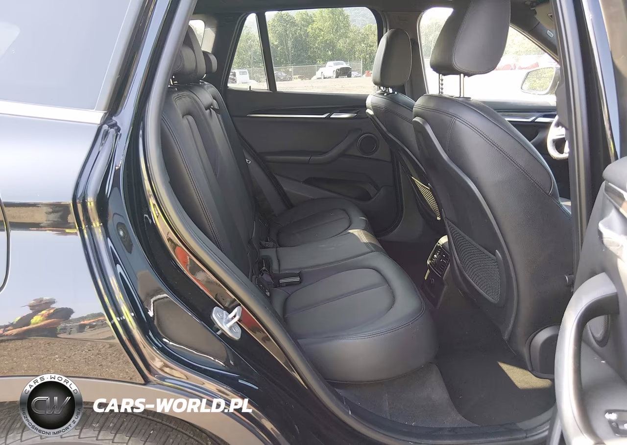 2018 BMW X1 xDrive28I VIN:WBXHT3C37J5F90595 - 8