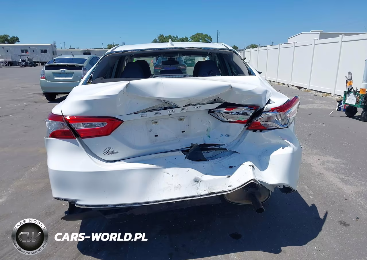2020 Toyota Camry Le VIN:4T1C11AK7LU893633 - 16