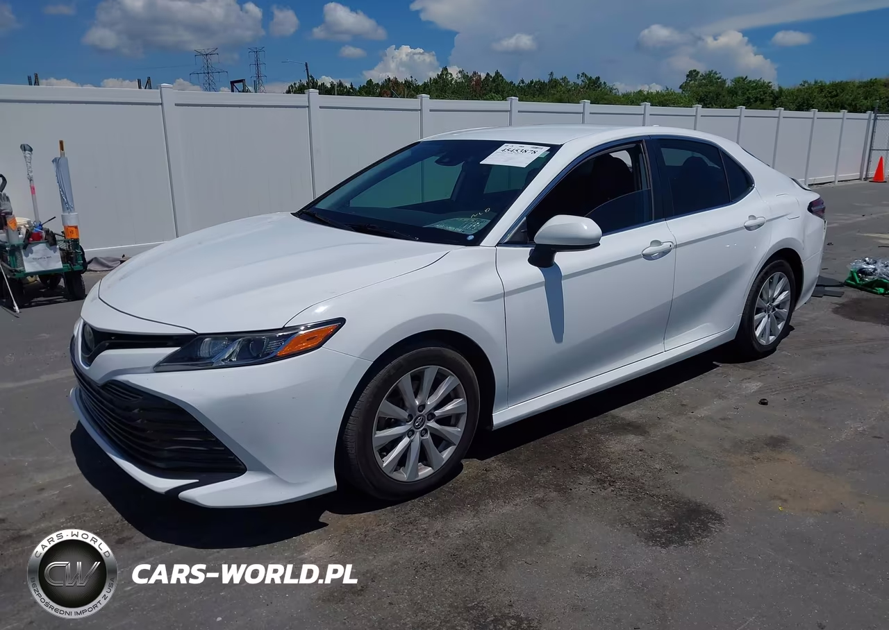 2020 Toyota Camry Le VIN:4T1C11AK7LU893633 - 2
