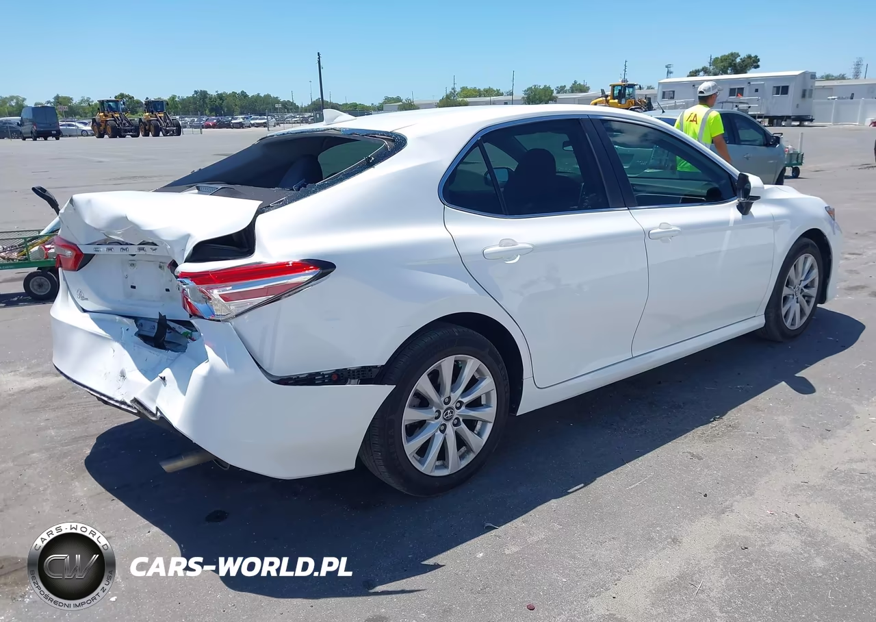 2020 Toyota Camry Le VIN:4T1C11AK7LU893633 - 4