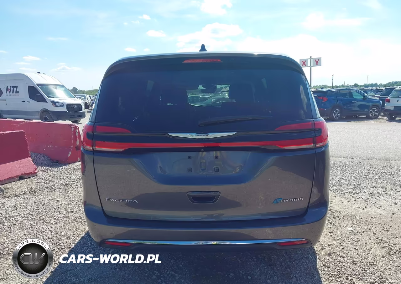 2022 Chrysler Pacifica Hybrid Touring L VIN:2C4RC1L79NR238729 - 16