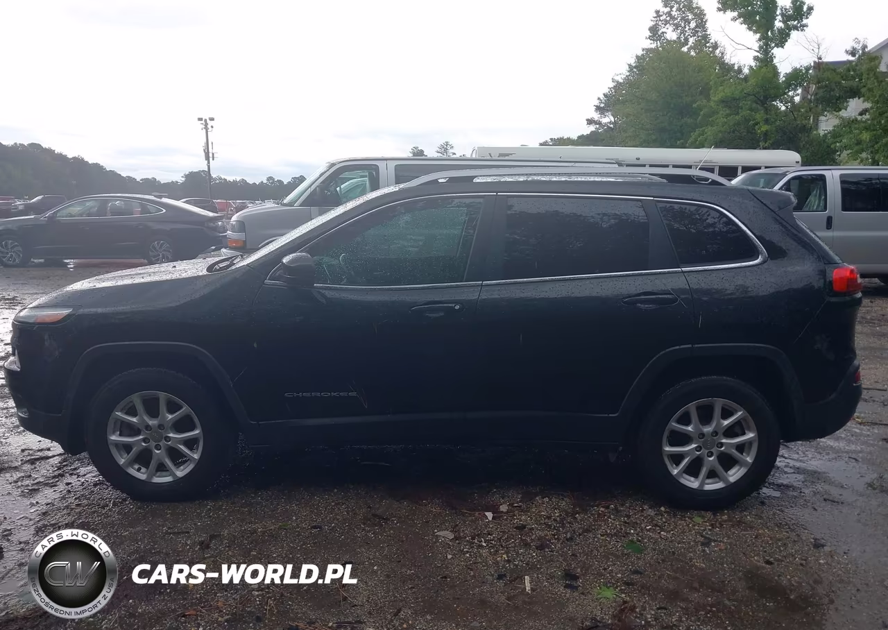 2016 Jeep Cherokee Latitude VIN:1C4PJMCS2GW325952 - 14
