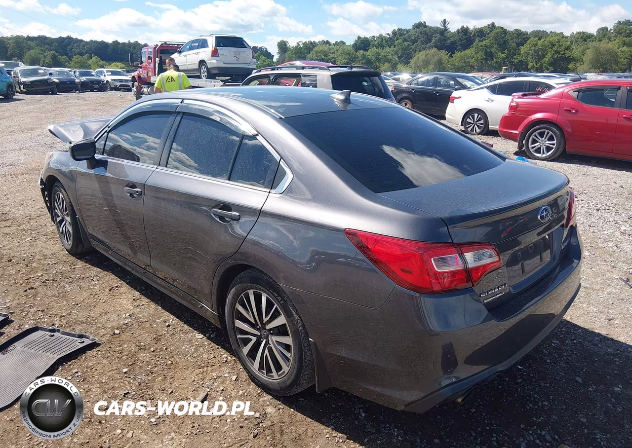 2019 Subaru Legacy 2.5I Premium VIN:4S3BNAF6XK3030345 - 3