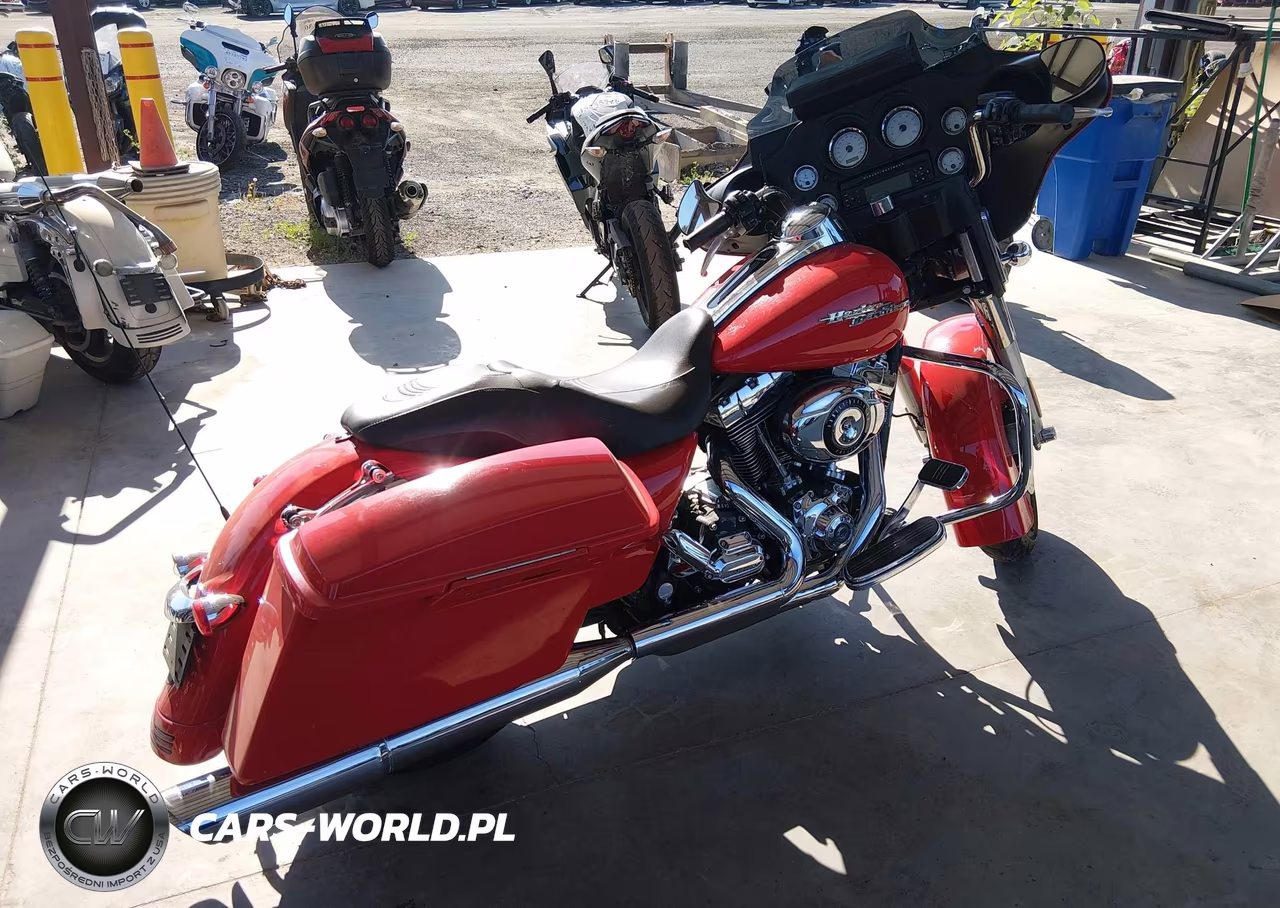 2010 Harley-Davidson Flhx VIN:1HD1KB413AB670188 - 4