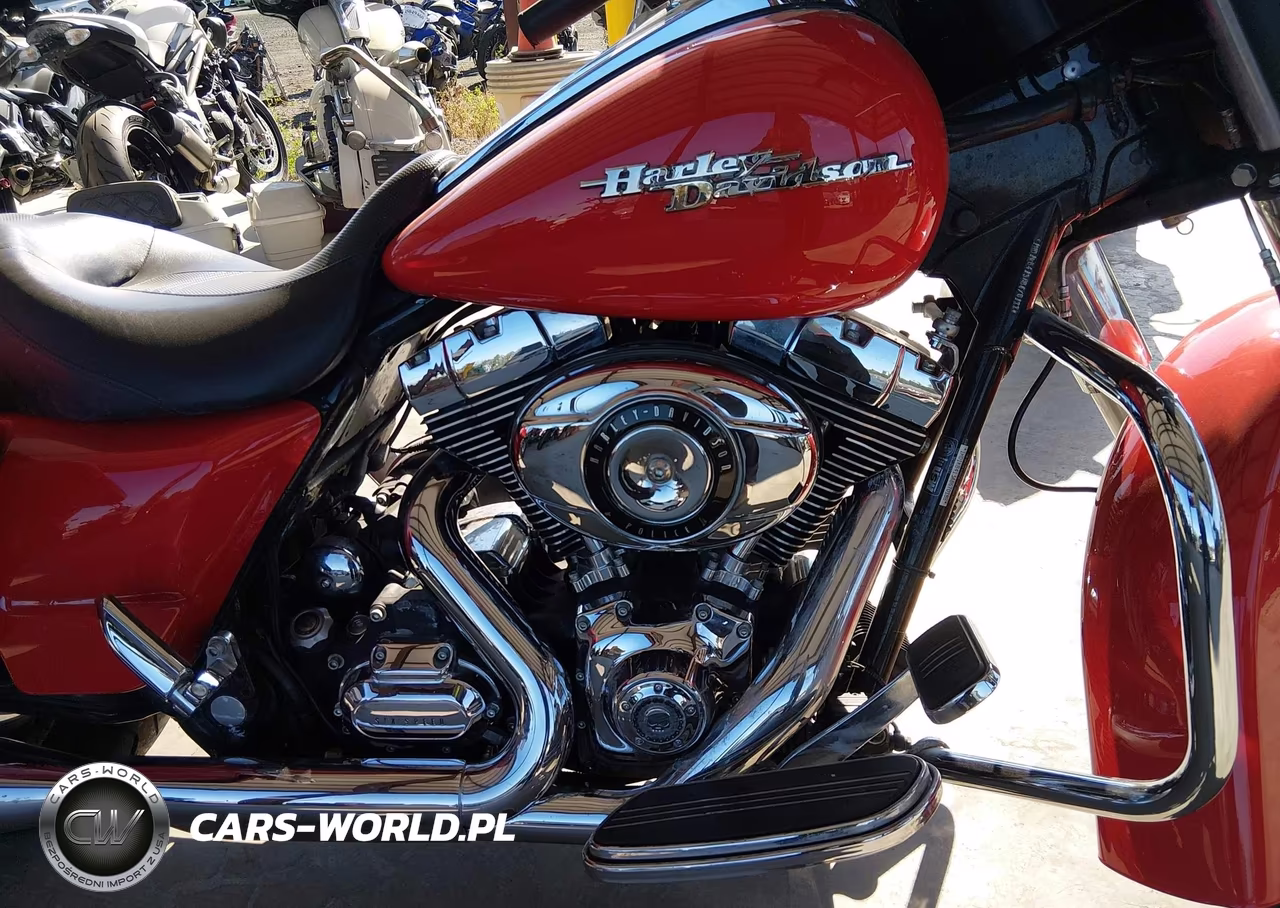 2010 Harley-Davidson Flhx VIN:1HD1KB413AB670188 - 8